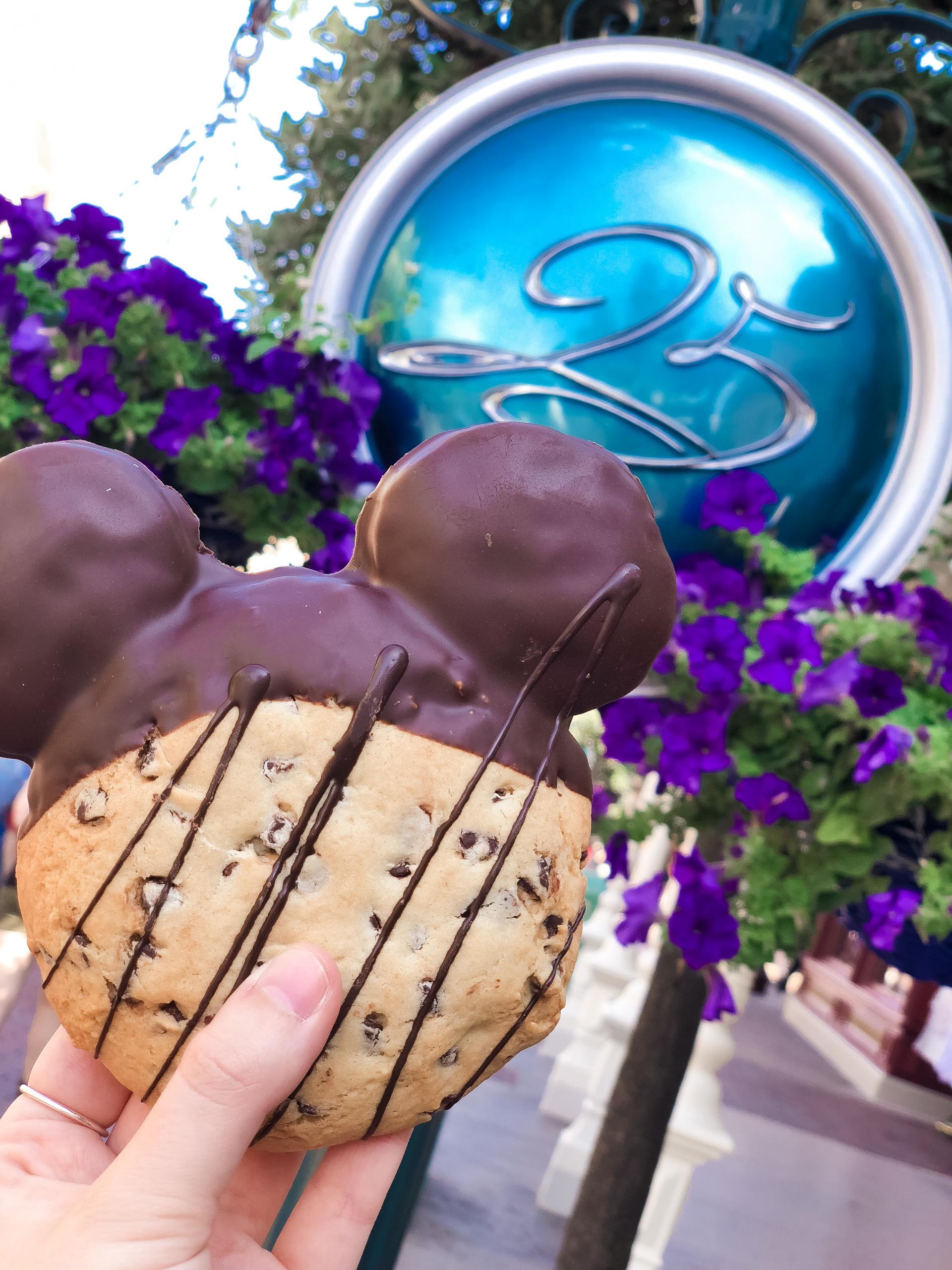 Nutella cookie at Disneyland Paris for first-timers