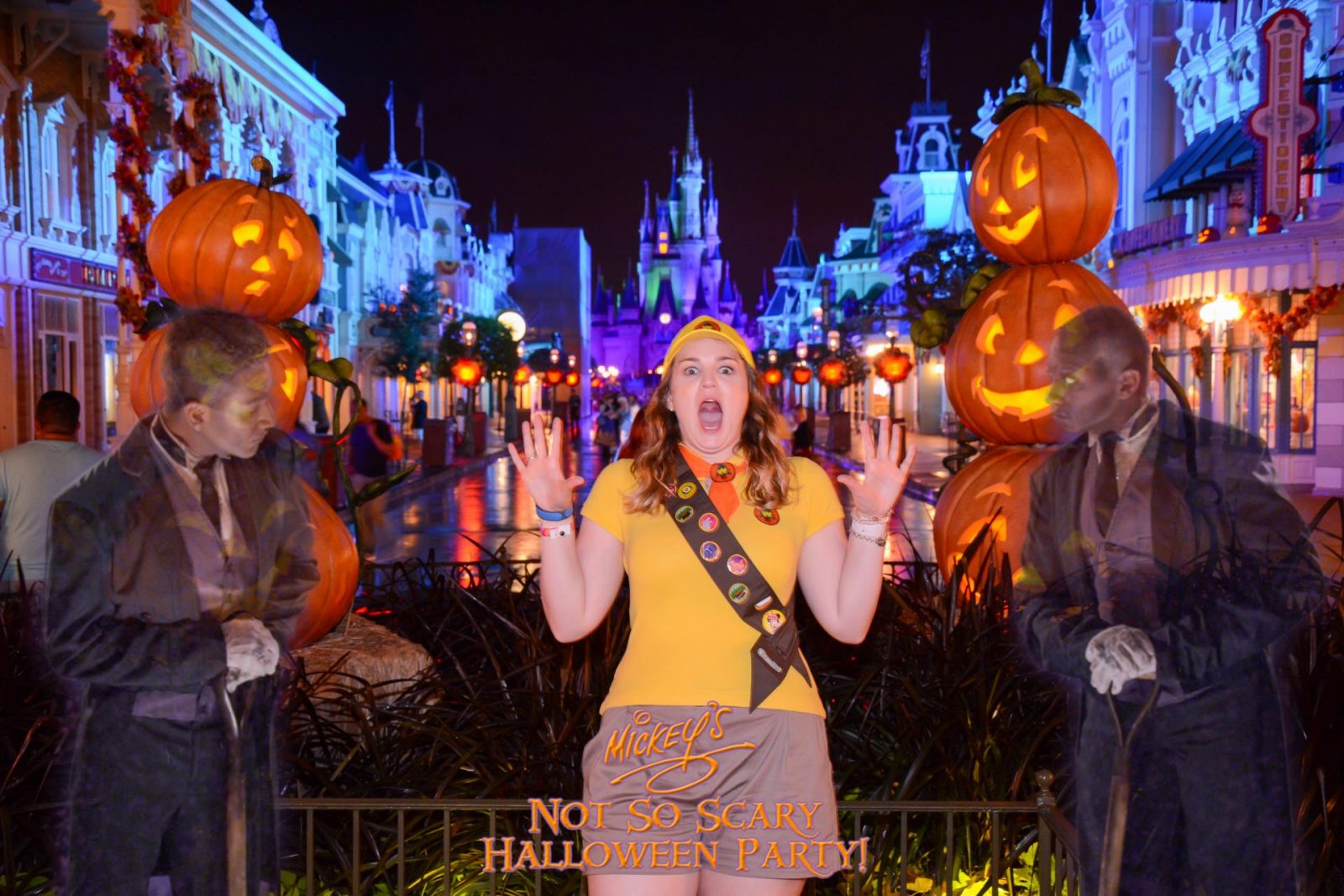 Mickey's Not So Scary Halloween Party Main Street Ghost Photo Opportunity